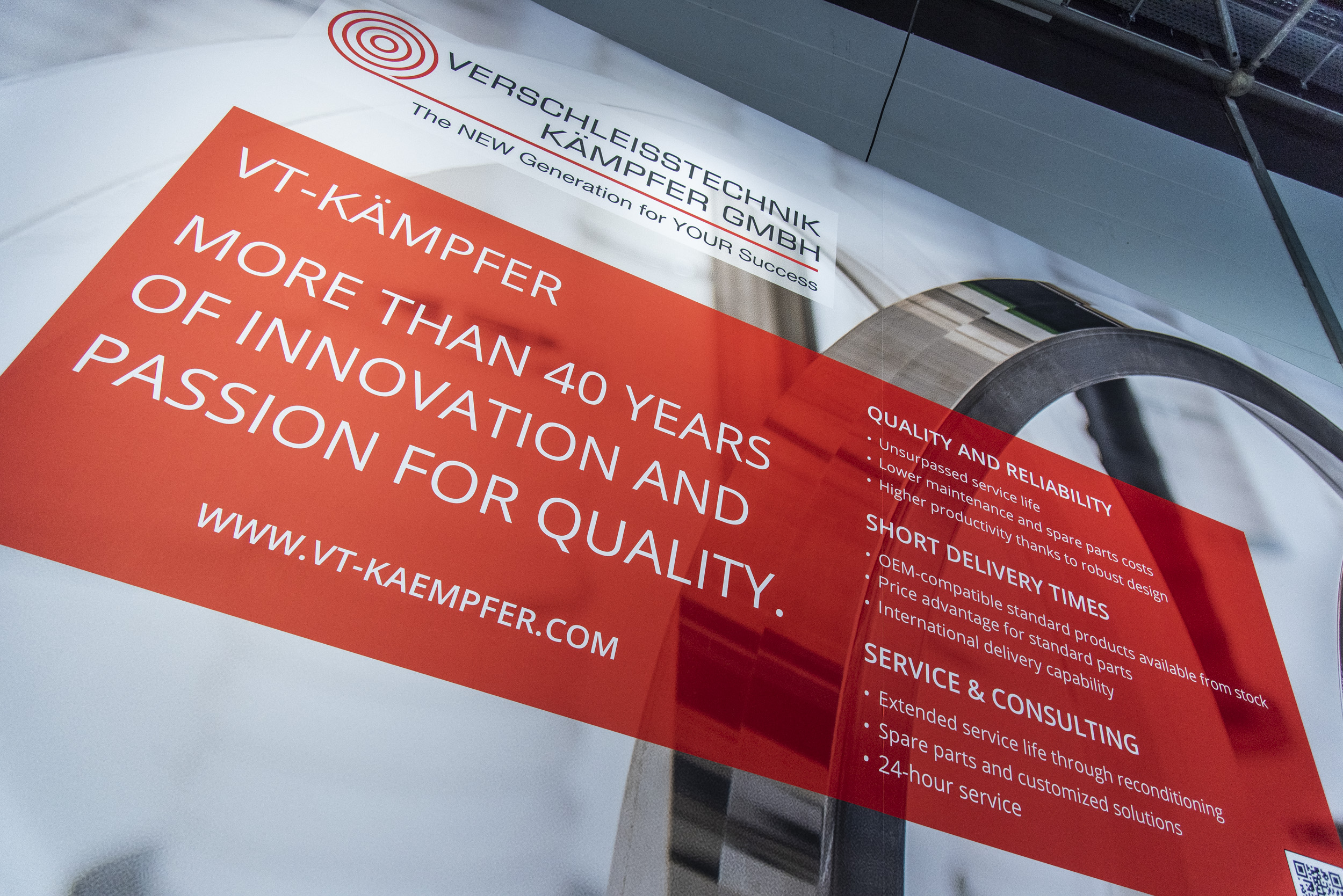 Drahtziehwerkzeuge mit keramischen Oberflächen Wire Düsseldorf 2026 Messestand VT Kämpfer Logo und Innovation Claim Draht- und Kabelindustrie – trade fair booth branding wire Düsseldorf 2026